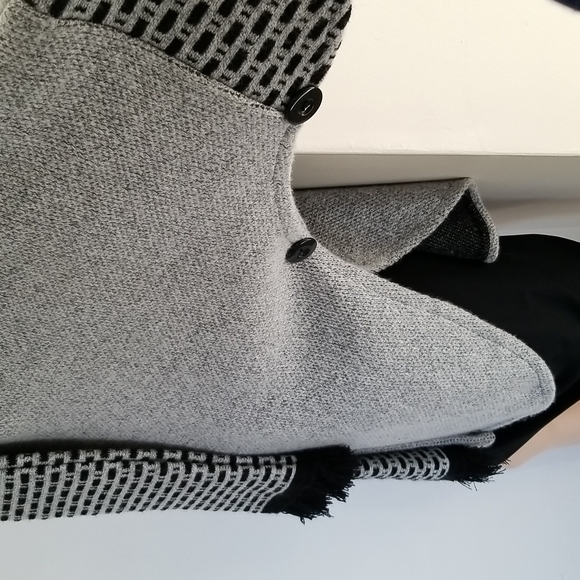 Sweater poncho jacket with scarf - Picture 5 of 10